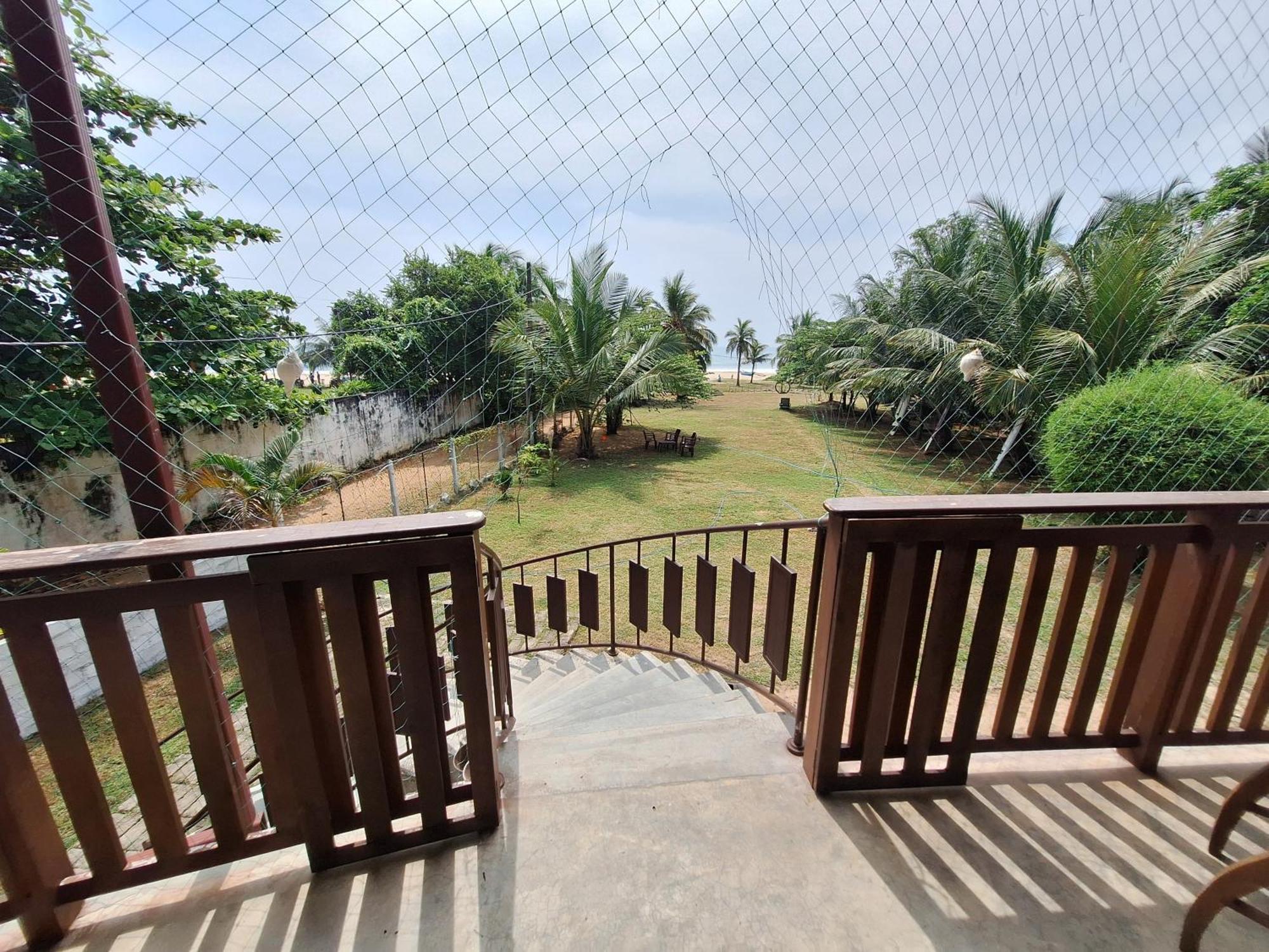Baden Beach Hotel Kalkudah  Exterior photo